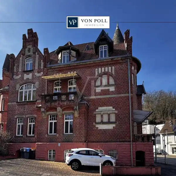 VERSATILE PROPERTY WITH UNIQUE CHARACTER