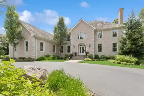 Show-Stopping Georgian Residence in Lake Bluff