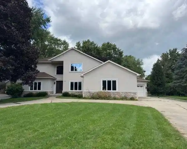 EXCEPTIONAL CUSTOM-BUILT RESIDENCE