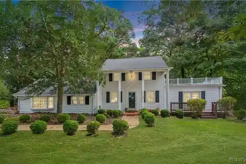 Private 11-Acre Waterfront Retreat on the Warwick River