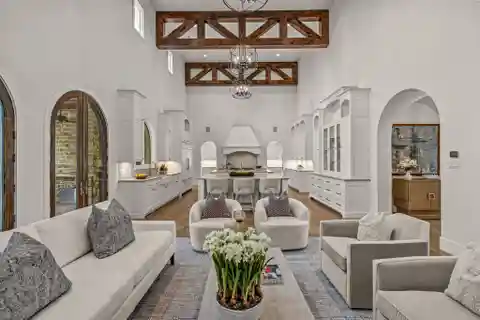 Custom Home in Prestigious Granda