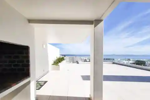 Triple-Storey Luxury Home