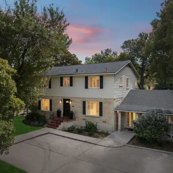 TIMELESS APPEAL WITH MODERN COMFORT