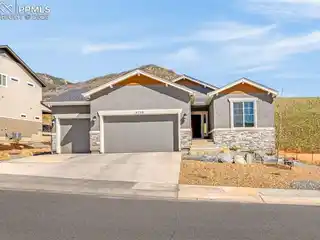 Ranch Style Home in Sought-after Forest Lakes