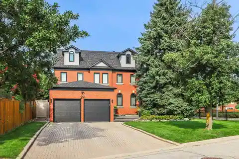 Spectacularly Renovated Home on a Premium Cul-De-Sac