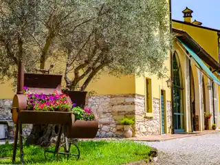 Beautiful Renovated Farmhouse with Large Garden