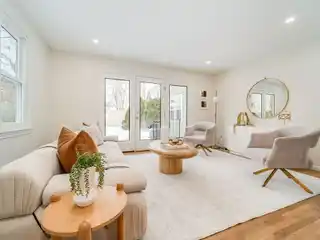 Newton Corner Gem
