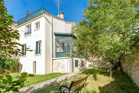 Renovated Old House on Spacious Wooded Plot