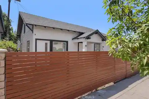 Remodeled Mid-Wilshire Home with Private Upstairs Unit