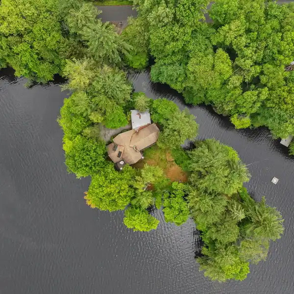 EXCLUSIVE ISLAND ESCAPE WITH WATERFRONT BONUS LOT