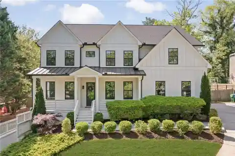 Bright and Airy Newer Construction in Brookhaven