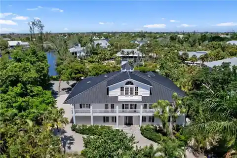 Impeccably Located Old Florida-Style Lakefront Home