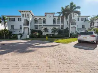 End Unit with the Best Floor Plan in Breakwater