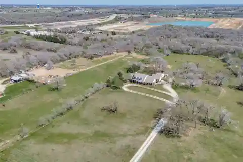 Tranquil 16.5-acre Property