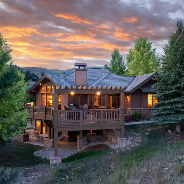 SOPHISTICATED MOUNTAIN HOME WITH EXPANSIVE OUTDOOR SPACES
