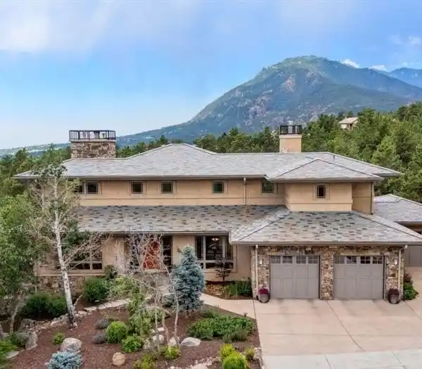 TRUE CRAFTSMAN CUSTOM HOME IN STRATTON FOREST