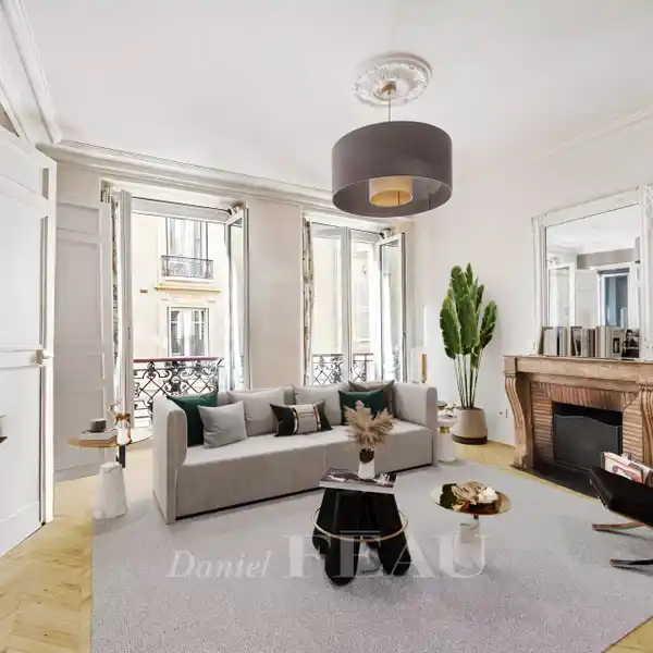 DELIGHTFUL APARTMENT IN CITé DE TRéVISE