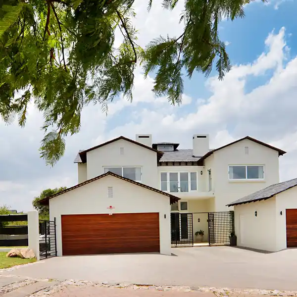 FIVE BEDROOM HOUSE FOR SALE IN WATERFALL COUNTRY ESTATE