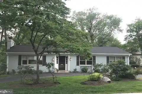 Well-Maintained Rambler in a Charming Neighborhood