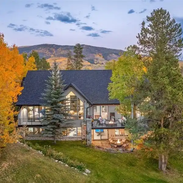 MOUNTAIN MASTERPIECE BLENDING LUXURY AND SERENITY