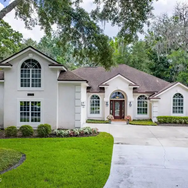 IMPECCABLY MAINTAINED ONE-OWNER ESTATE