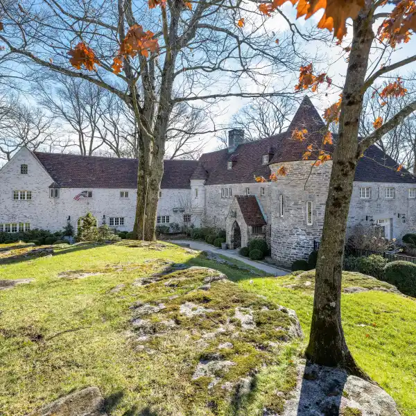 MAGNIFICENT FRENCH CHATEAU