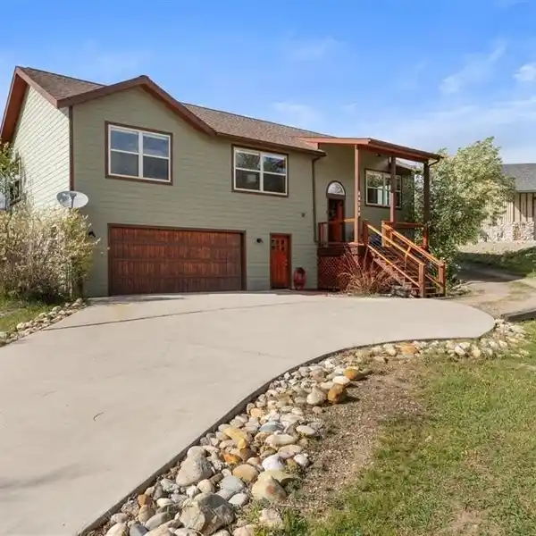 INVITING SINGLE-FAMILY HOME