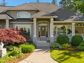 Beautiful Custom Home on 6.5 Acres