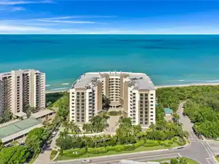 Decorator-ready Penthouse in Moraya Bay