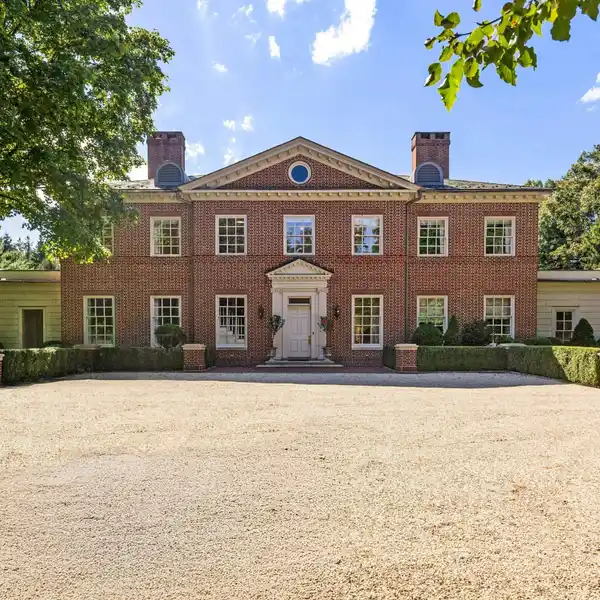 CLASSIC BRICK GEORGIAN ON FOUR ACRES