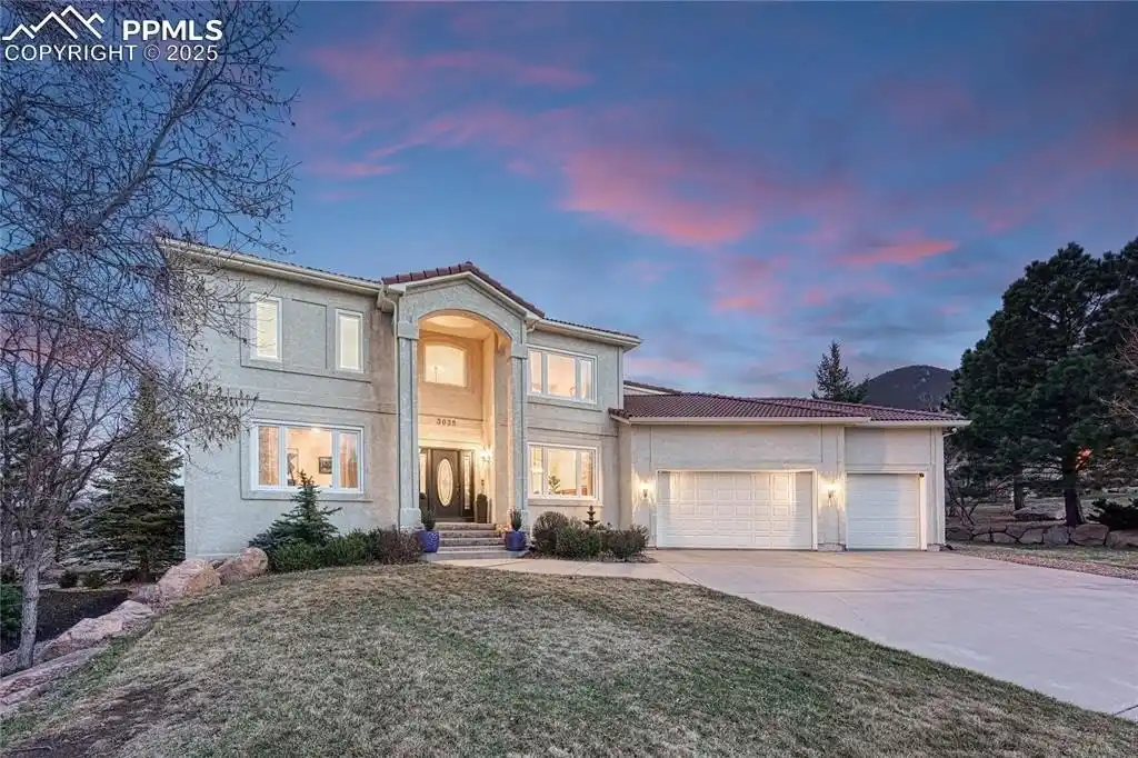 Spectacular Estate in Talon Ridge