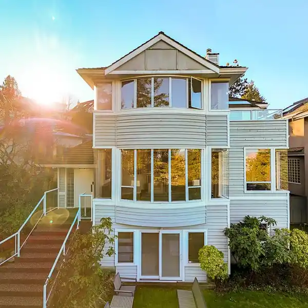 SPECIAL HOME WITH AMAZING VIEWS