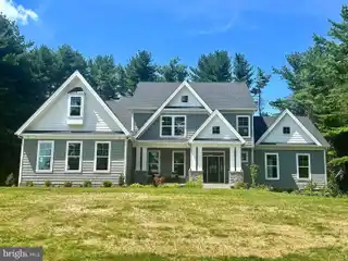 New Move-In Ready Craftsman Style Home