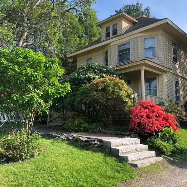STUNNING VICTORIAN IN THE BURGEONING SOUTH ELIOT