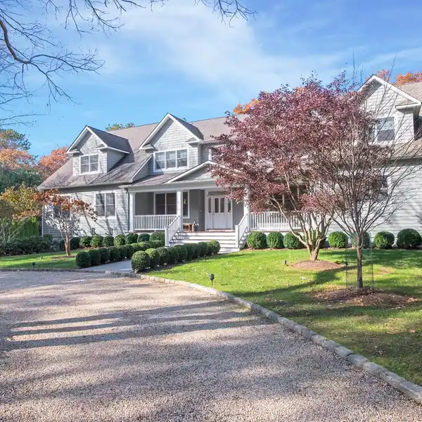 PERFECT EAST HAMPTON SUMMER GETAWAY