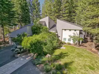 Stunning Lakefront Estate