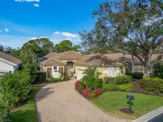 Delightful Courtyard Home in Pinewater Place at Pelican Landing