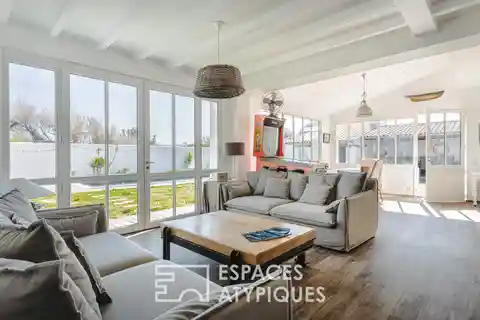 Single-Story Villa in a Peaceful Setting