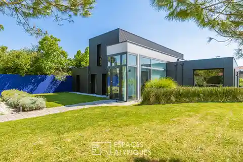 Contemporary Oasis Near Ocean and City