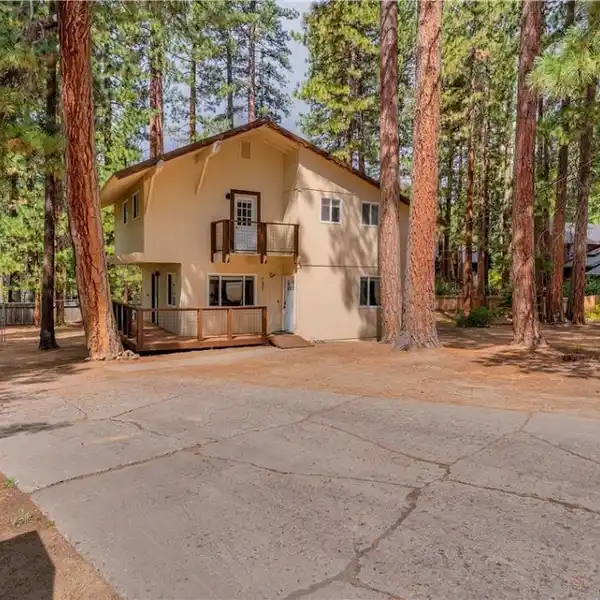 CLASSIC INCLINE VILLAGE CHALET