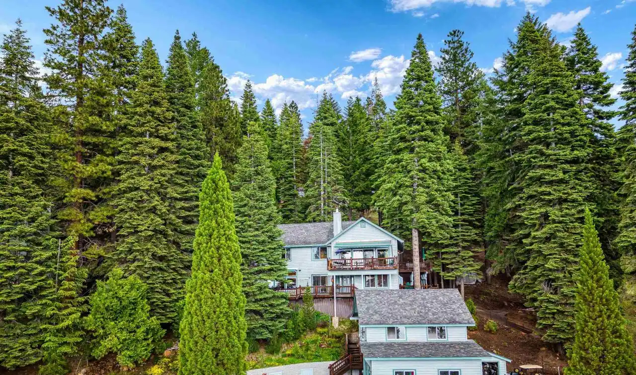Stunning Custom-built Lake Home