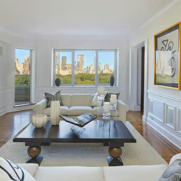 SOPHISTICATED HIGH-FLOOR HOME ON THE GOLD COAST