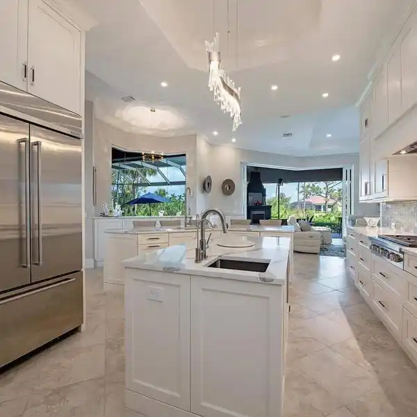BREATHTAKINGLY BEAUTIFUL SOUTHERN BAY CUSTOM HOME