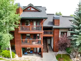 Impeccably Updated Top-Floor Residence