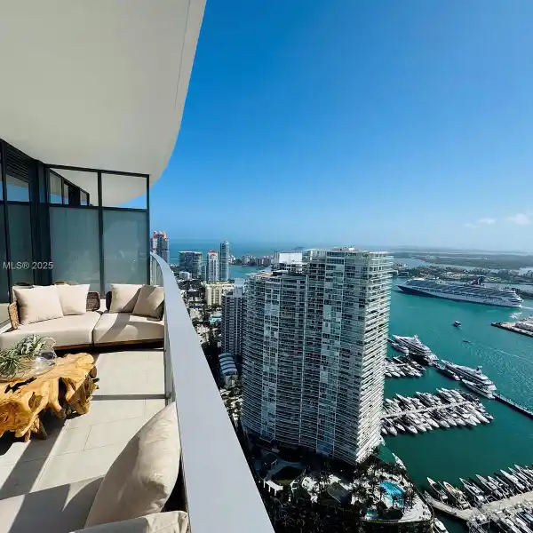 DESIRABLE LUXURY HOME AT FIVE PARK