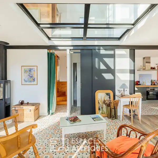 SEASIDE ELEGANCE WITH MODERN COMFORT