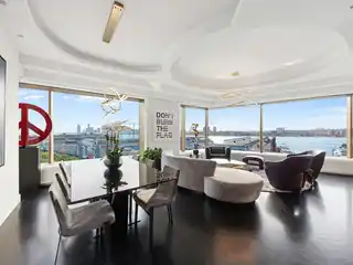 Exquisitely Chic New York Residence