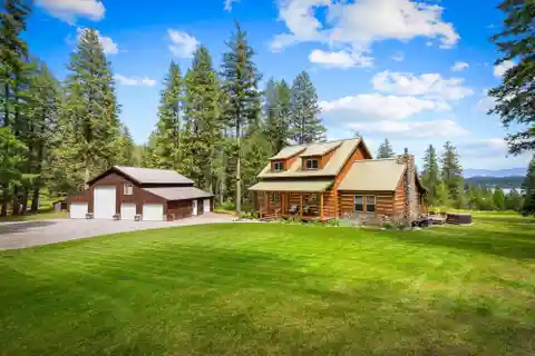 Stunning Private Mountain Retreat on Twenty Acres