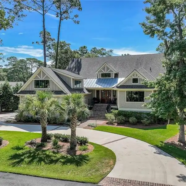 DESIGNER HOME WITH LAGOON VIEWS