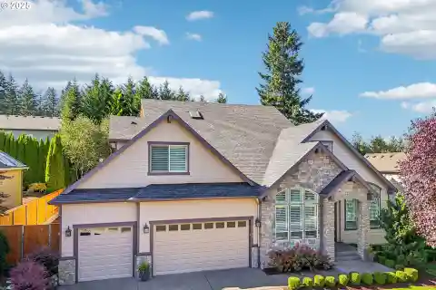 Custom Home in Upscale Lacamas Estate Neighborhood